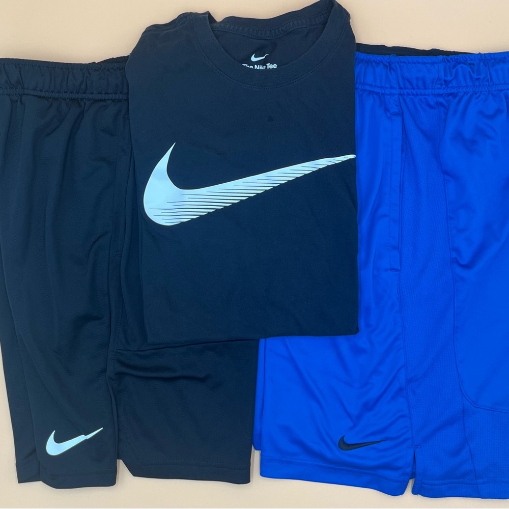 Nike men’s athletic shorts (2) and tshirt - small